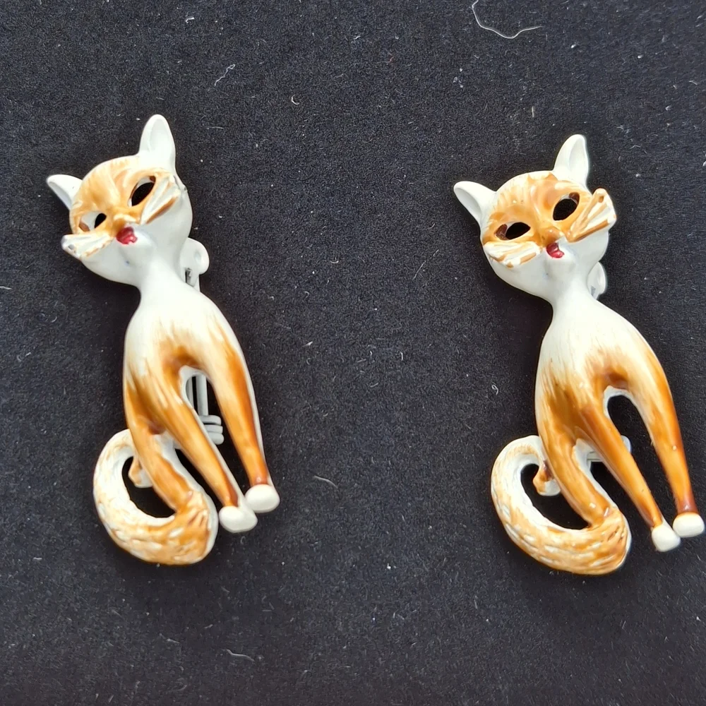 4/$20 Pair of Cat Scatter Pins